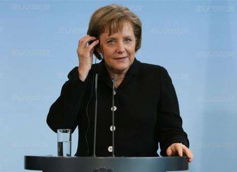 Меркель летит в Хельсинки говорить о Донбассе