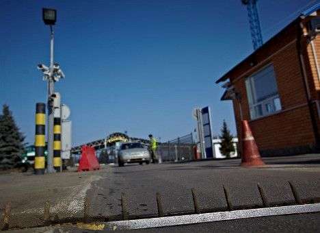 В Польше рассказали, почему строят вышки на границе с РФ