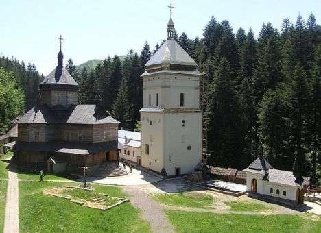 Топ-5 самых красивых храмов Украины (ФОТО)