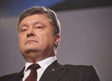 Миллионер Порошенко отказался от больших покупок и зарплаты