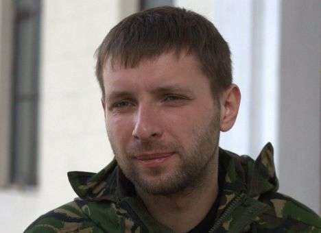 Нардеп Парасюк пришел в Раду с веником