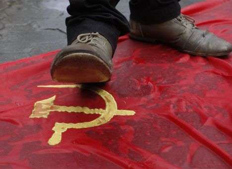 Украинцам запретили покупать «советские» сувениры и петь гимн СССР