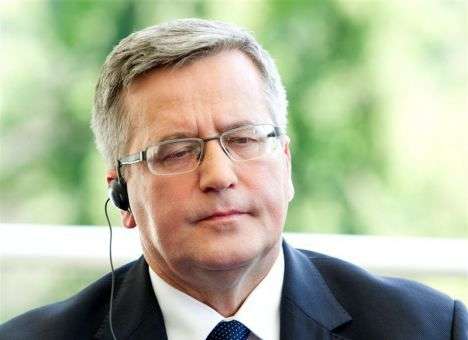 Польша с огромным уважением смотрит на достижения Украины, - Коморовский