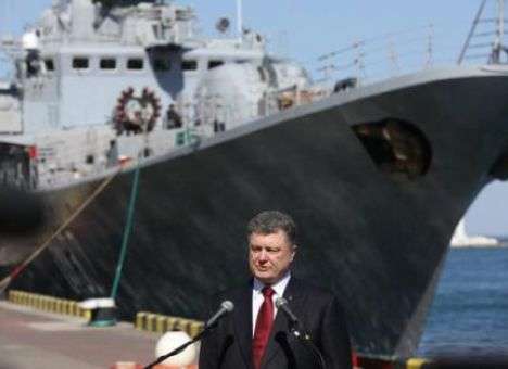 Порошенко заверил, что взятки не берет и никому не позволит