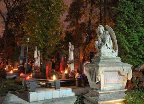 На кладбище в Тернопольской области бросили тело младенца