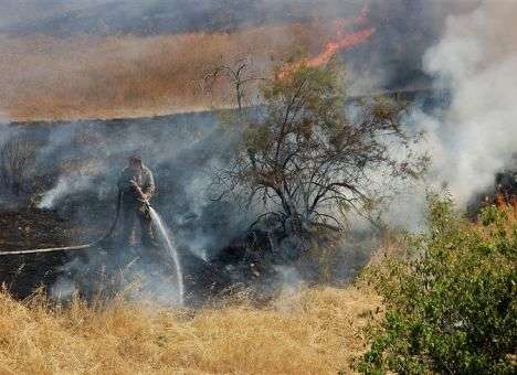 В РФ продолжаются масштабные пожары, машины пылают на ходу (ВИДЕО)
