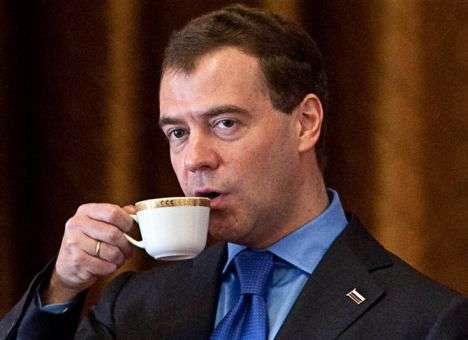 Российский премьер Медведев стал богаче за год почти вдвое