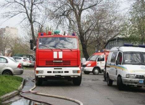 В Запорожье вспыхнуло авто с водителем, есть жертвы (ФОТО)