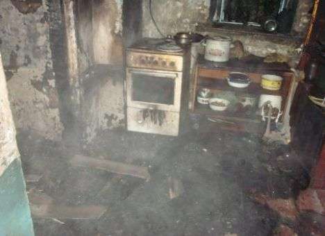 Женщина вынесла из огня четверых малышей (ФОТО, ВИДЕО)