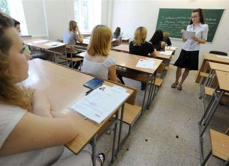 Сегодня тысячи украинцев попытаются сдать тест по языку и литературе (ФОТО)