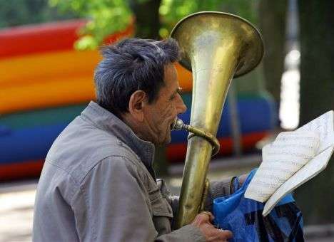 Нардепы изменили свои планы на май
