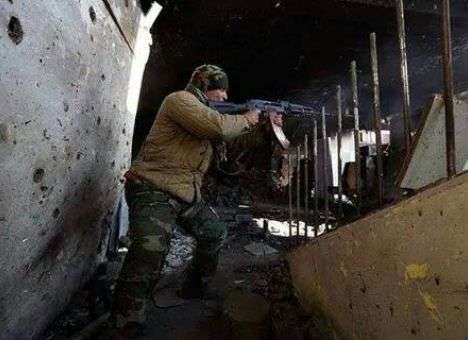 Мы не будем наступать, - Порошенко