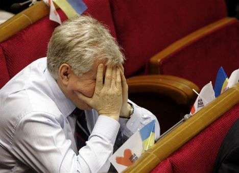 Народные депутаты не могут получить зарплату, - нардеп