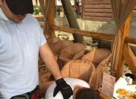 В Киеве у переселенца потребовали 25 тыс. гривен и обед в ресторане (ФОТО)