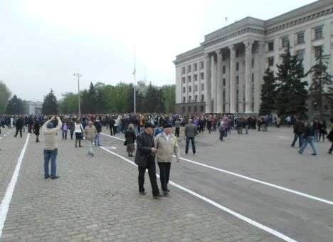 В Доме профсоюзов в Одессе ищут бомбу