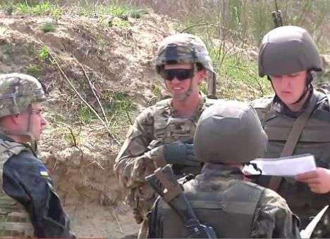 Пайетт показал, как американцы учат бойцов ВСУ стрелять (ВИДЕО)