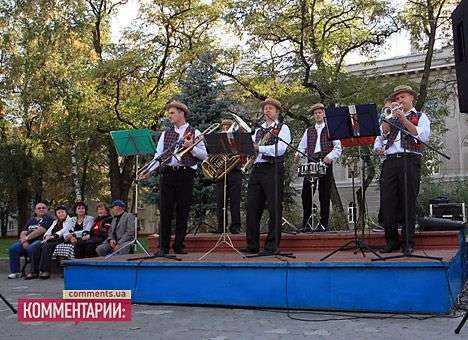 Сестре помогут старшие братья