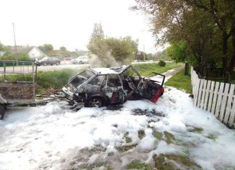 Под Житомиром взорвалось авто с людьми (ФОТО)