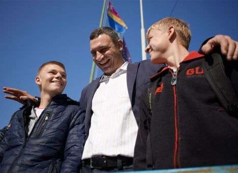 Кличко завтра станцует на улице