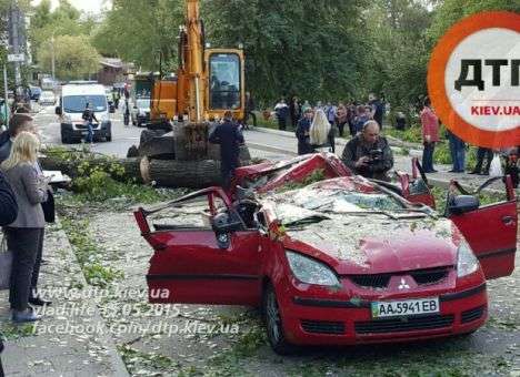 Жуткая трагедия на Подоле забрала жизнь у ребенка (ФОТО)
