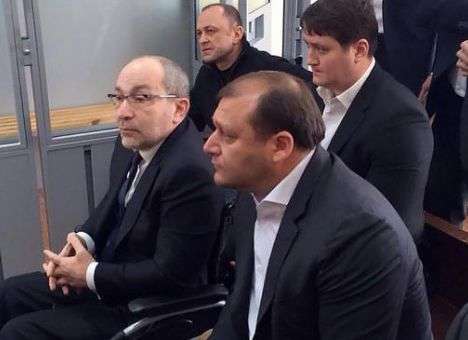 Кернеса забросали яйцами и эвакуировали из зала суда, - адвокат