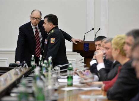 Полторак попросил у Яценюка около 8 млрд. гривен