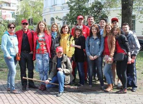 Холдинг «Эволюшен Медиа» продолжает озеленять столицу в рамках проекта «Зеленое издательство» (ФОТО)