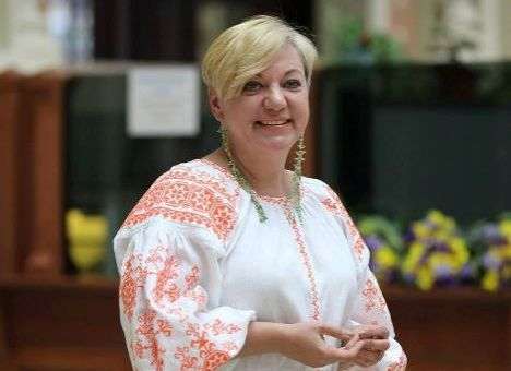 Гонтарева пришла на работу в вышиванке (ФОТО)