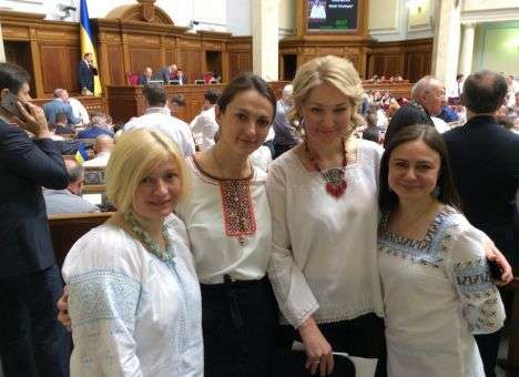 Необычная Рада: Нардепы устроили парад вышиванок (ФОТО)