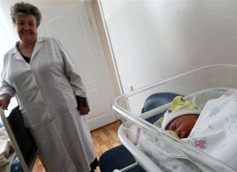 На Днепропетровщине женщина родила сначала в апреле, а потом еще «дважды» в мае