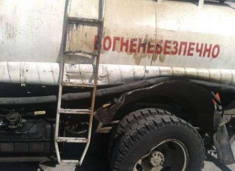 В Запорожской области на ходу перевернулся бензовоз (ФОТО)