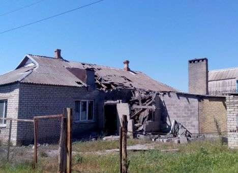В зоне АТО обстреляли Авдеевку, разрушены жилые дома