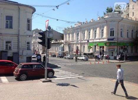 В центре Харькова ищут пакет с бомбой (ФОТО)