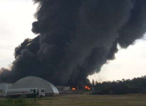 Под Киевом может взорваться вторая база нефтепродуктов, - Аваков (ФОТО)