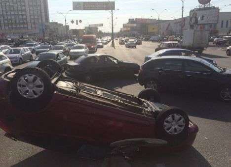 В Киеве огромная пробка из-за «улетного» ДТП (ФОТО)