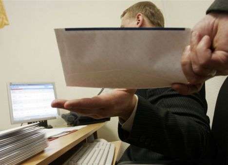 Порошенко «заберет» у чиновников десятки миллионов долларов