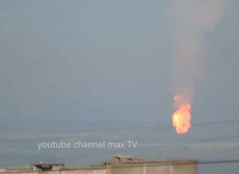Огонь в небе: Под Донецком пылает газовая труба (ВИДЕО)