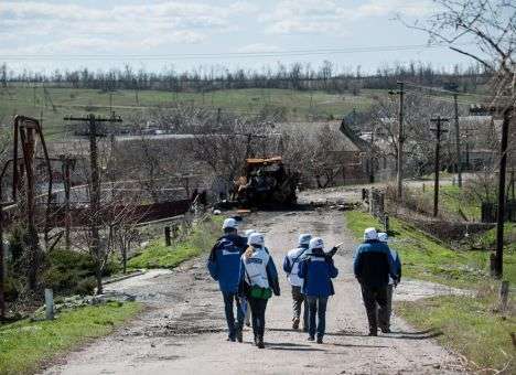 Миссию ОБСЕ едва не растерзали в Горловке