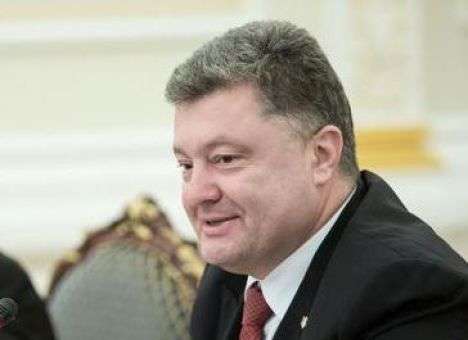У Порошенко объяснили, почему решили вернуть Януковичу звание Президента