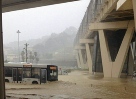 Российский курорт погрузился под воду, некоторых жителей Сочи эвакуируют (ФОТО, ВИДЕО)