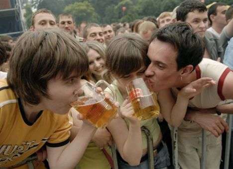 Больше не наливать: Пиво стало алкоголем и исчезнет из киосков