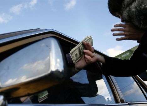 Эксперт рассказал, почему украинцы до сих пор не могут купить валюту