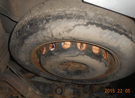 Запретная еда: Россияне прячут сыр в двигатели, а сосиски в колеса (ФОТО)