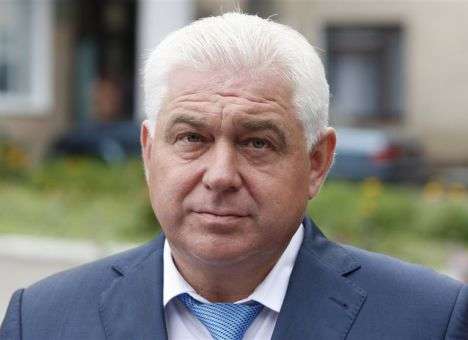 Беглый губернатор Анатолий Присяжнюк с любовницей отдыхает на Крите, - СМИ (ФОТО)