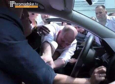 В Полтаве в драке с мэром пролилась кровь (ВИДЕО)