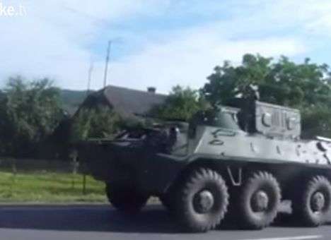 В сторону Мукачево едет военная техника (ВИДЕО)