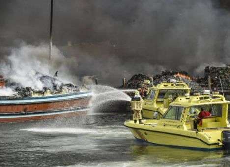 Дубаи заволокло клубами черного дыма (ФОТО)