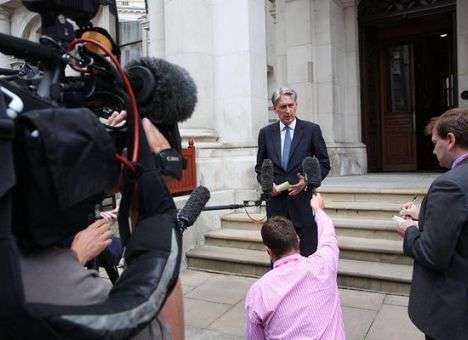 НАТО не способно быстро реагировать на события, - глава МИД Британии