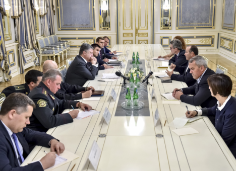 Порошенко за расширение военных учений с НАТО