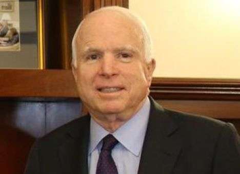 Будем жить с вечным стыдом, если не дадим Украине оружие, - Маккейн